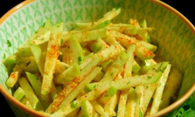 ওজন কমাবে পেয়ারার সালাদ