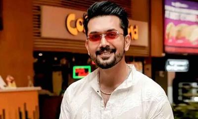 আরিফিন শুভর প্লটটা ফিরিয়ে দেওয়া হোক: অনন্য মামুন