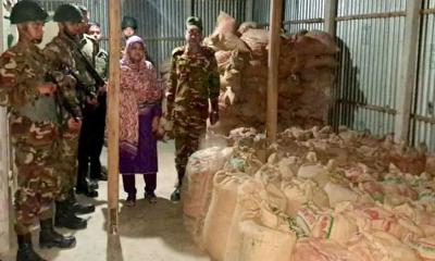 সাবেক শিক্ষকের বাড়ি থেকে ১৮৩ বস্তা সরকারি চাল উদ্ধার