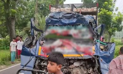 সখীপুরে সড়কে দাঁড়িয়ে থাকা ট্রাকে পিকআপের ধাক্কা, নিহত ৪