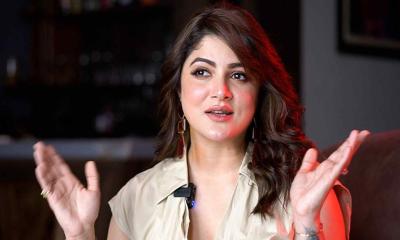আমি সার্জারি করিনি এখন অবধি, তাই একই আছি: শ্রাবন্তী