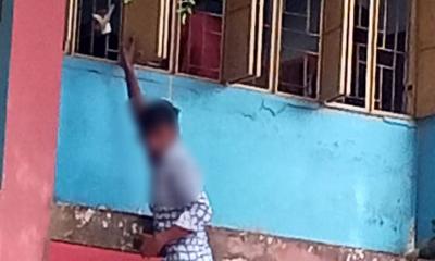 এ যেন পরীক্ষা কেন্দ্রে নকল সরবরাহের ‘প্রতিযোগিতা’