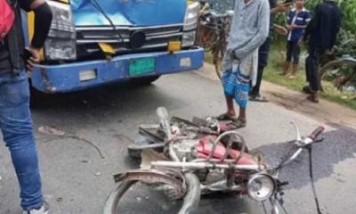 পিকআপ-মোটরসাইকেল সংঘর্ষে ঝরল ৩ প্রাণ