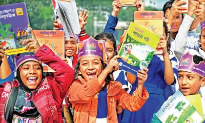 বছরের শুরুতে পাঠ্যবই পাবে কি শিক্ষার্থীরা