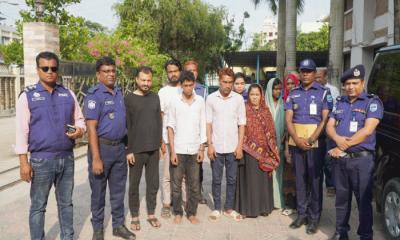 স্বামীকে হত্যার পর টুকরা টুকরা করেন স্ত্রী ও প্রেমিক