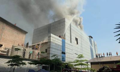 টঙ্গীতে ওষুধ কারখানায় আগুন নিয়ন্ত্রণে ১৯ ইউনিট