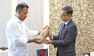 ভারতীয় হাইকমিশনারের সঙ্গে প্রধানমন্ত্রীর সৌজন্য সাক্ষাৎ