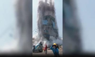 ধসে পড়া ভবনে আটকা পড়েছে ৪৩ জন