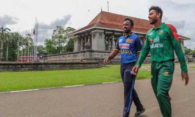 তৃতীয় ওভারেই ভাঙলো বাংলাদেশের ওপেনিং জুটি