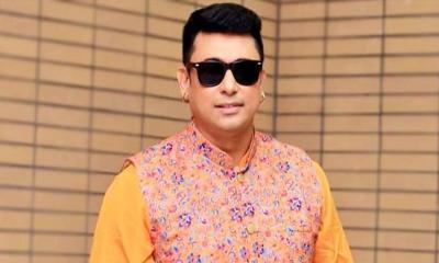 ওমরাহ করতে গেলেন জায়েদ খান