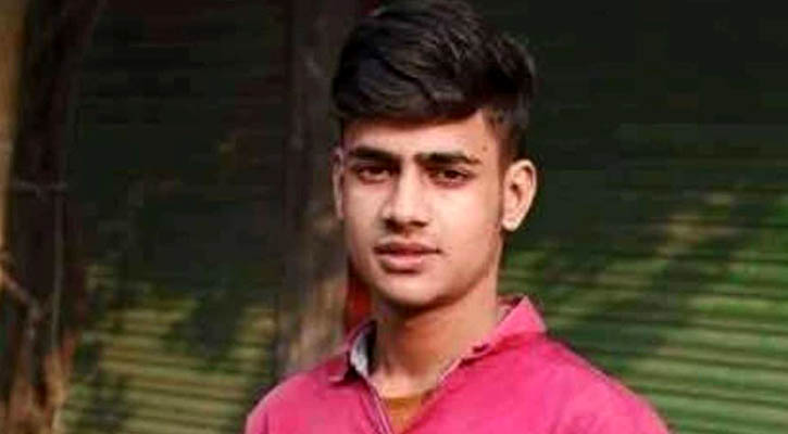 পরীক্ষার হলে খাতা না দেখানোর কারণে সহপাঠীকে হাতুড়ি দিয়ে পিটিয়ে হত্যা