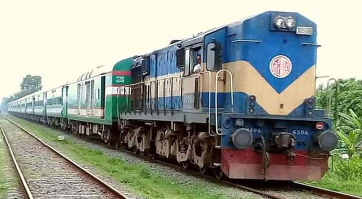 রাজশাহীতে ট্রেনের ধাক্কা, ২ মোটরসাইকেল আরোহী নিহত