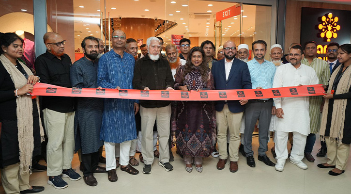 সাভারে ৩৩তম আউটলেট উদ্বোধনের মাধ্যমে আড়ংয়ের সম্প্রসারণের নতুন মাইলফলক