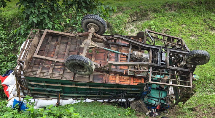অটোরিকশা-ভটভটির সংঘর্ষে নিহত ২ 