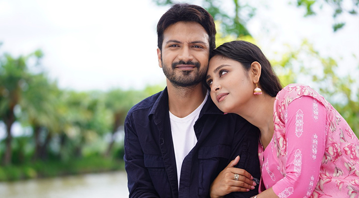 রাজনৈতিক দ্বন্দ্বে জড়ালেন ইয়াশ-নীহা!