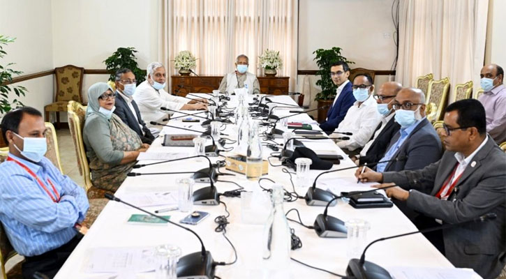 ‘সোলার প্যানেল’ বসানো নিয়ে যে নির্দেশ দিলেন প্রধান উপদেষ্টা