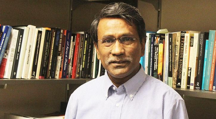 গভীর রাতে দেশে ফিরলেন আলী রীয়াজ