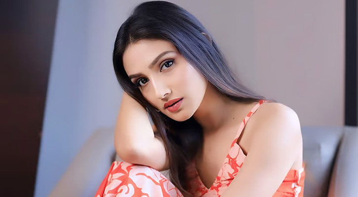 দুচোখে যদি স্বপ্ন থাকে, তাহলে অর্ধেক যুদ্ধ জিতে গেছ: ভারতীয় অভিনেত্রী