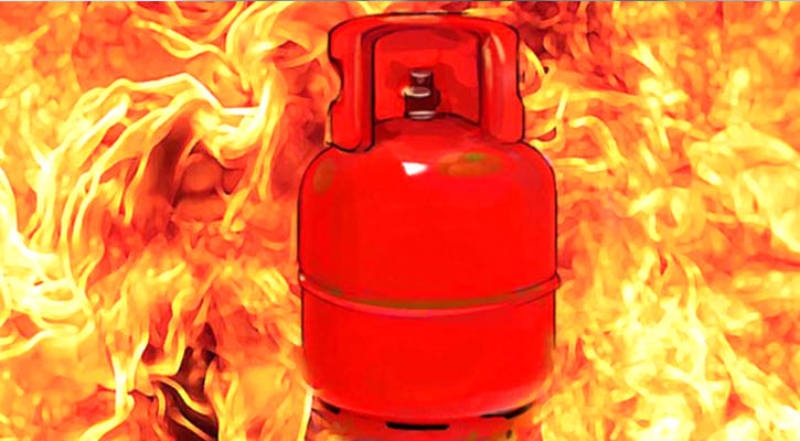 রাজধানীতে গ্যাস লিকেজ থেকে বিস্ফোরণ