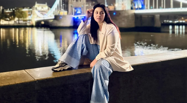 লন্ডন ব্রিজও যেন আমার ছবিগুলোর প্রেমে পড়ছে: অপু বিশ্বাস