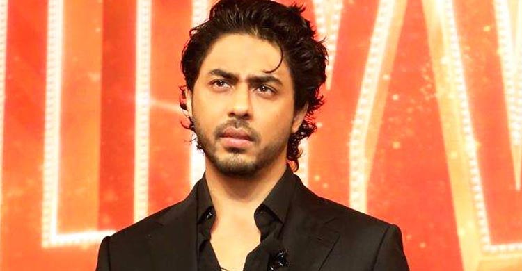 নাইটক্লাবে অশোভন আচরণ, পুলিশের নজরে আরিয়ান খান