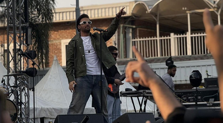 গোপনে ঢাকায় কনসার্ট করছেন আতিফ আসলাম!