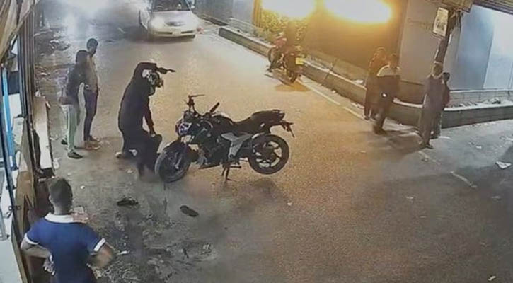 ধানমন্ডিতে বিএনপি কর্মীকে কোপানোর ঘটনায় যা জানা গেল
