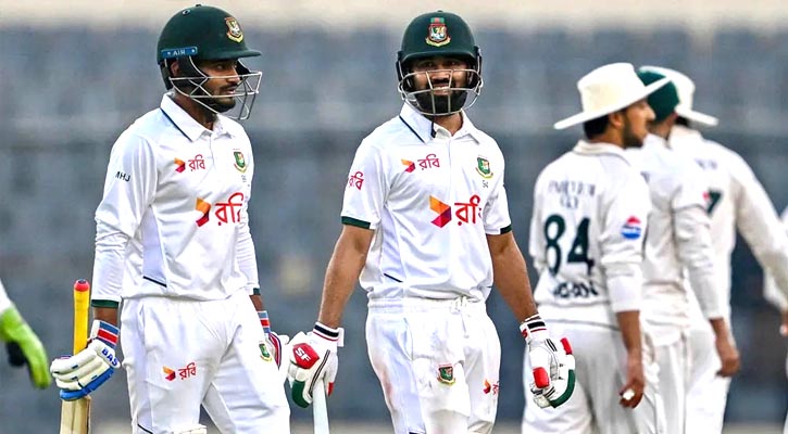 দুই ওপেনার হারিয়ে চাপে বাংলাদেশ