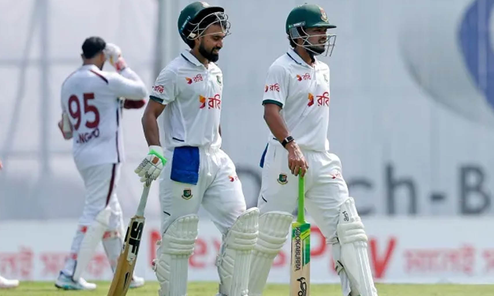 ১১ হাজার রানের মাইলফলকে মুমিনুল