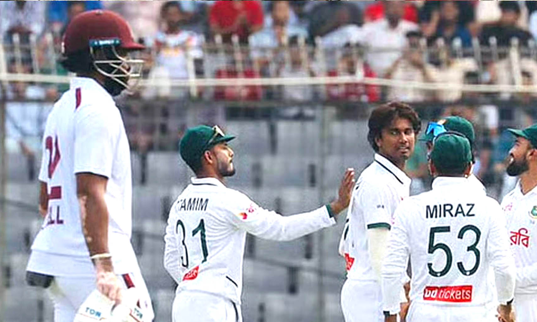 ২৭২ গুটিয়ে গিলো বাংলাদেশ