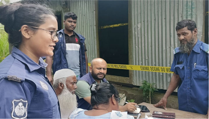 রশিতে ঝুলছেন স্বামী, মেঝেতে স্ত্রীর গলা কাটা মরদেহ 
