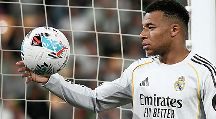 ট্রফি জয়ের সুবাস পাচ্ছে বার্সা