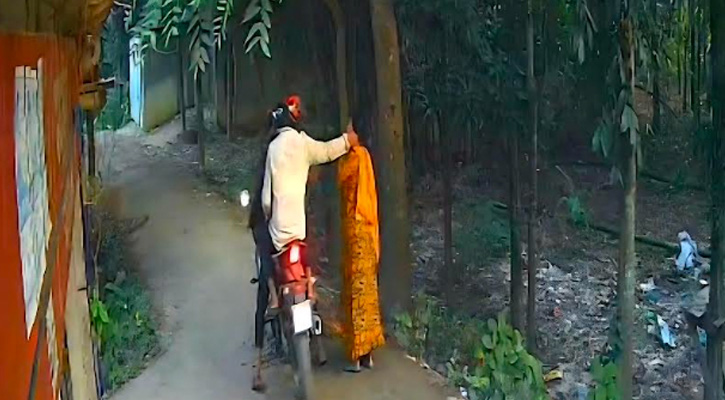 মোটরসাইকেলে এসে পিস্তল ঠেকিয়ে ছিনতাই: গৃহবধূ জানালেন গহনা ছিল ইমিটেশনের