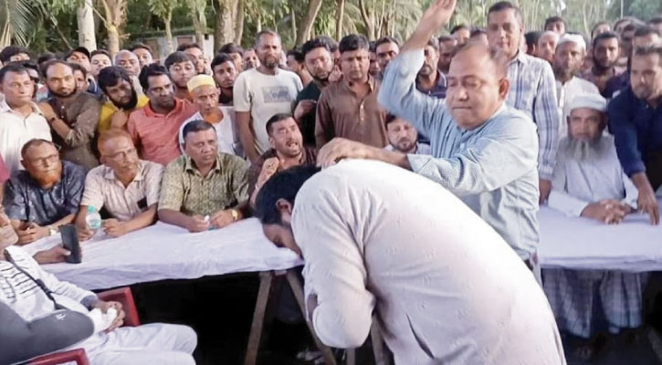 কৃষক দল নেতাকে প্রকাশ্যে বেত্রাঘাত