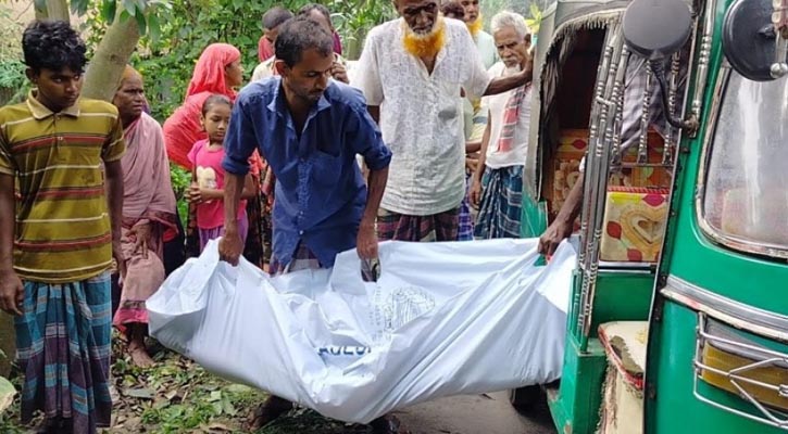 বাসের ছাদ থেকে পড়ে যুবক নিহত