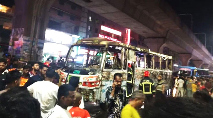 রাজধানীর মিরপুর ও মধ্যবাড্ডায় ৩ বাসে অগ্নিসংযোগ