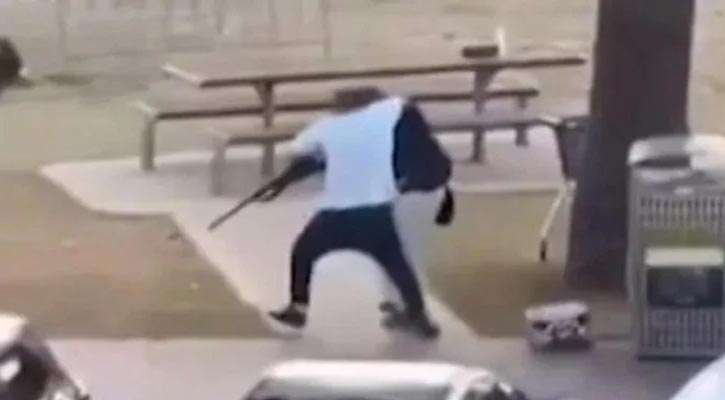 বন্ডি বিচে বন্দুকধারীর কাছ থেকে খালি হাতে অস্ত্র কেড়ে নেওয়া কে এই আহমেদ