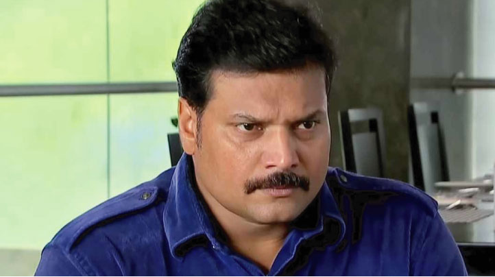সহ-অভিনেত্রীর সঙ্গে পরকীয়ায় জড়ালেন অভিনেতা, হলেন সন্তানের বাবা