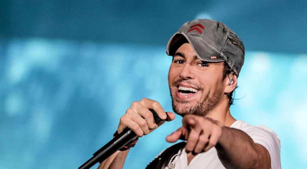 কনসার্ট থেকে ৮০টি মোবাইল ফোন চুরি