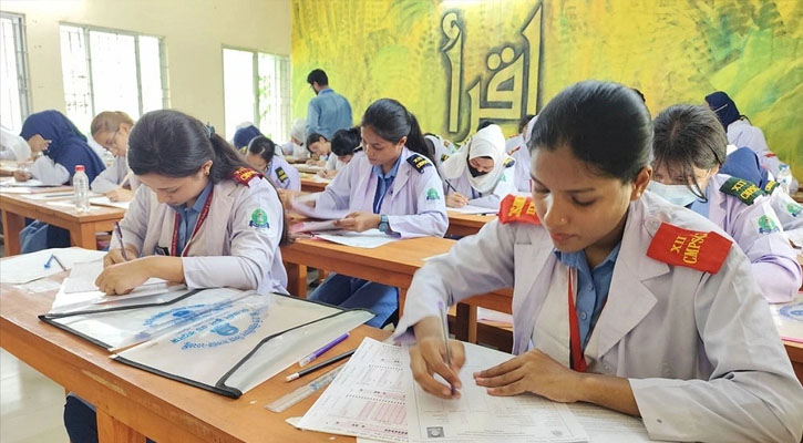 বন্যার বিরতির পর চট্টগ্রামে আবার এইচএসসি পরীক্ষা শুরু