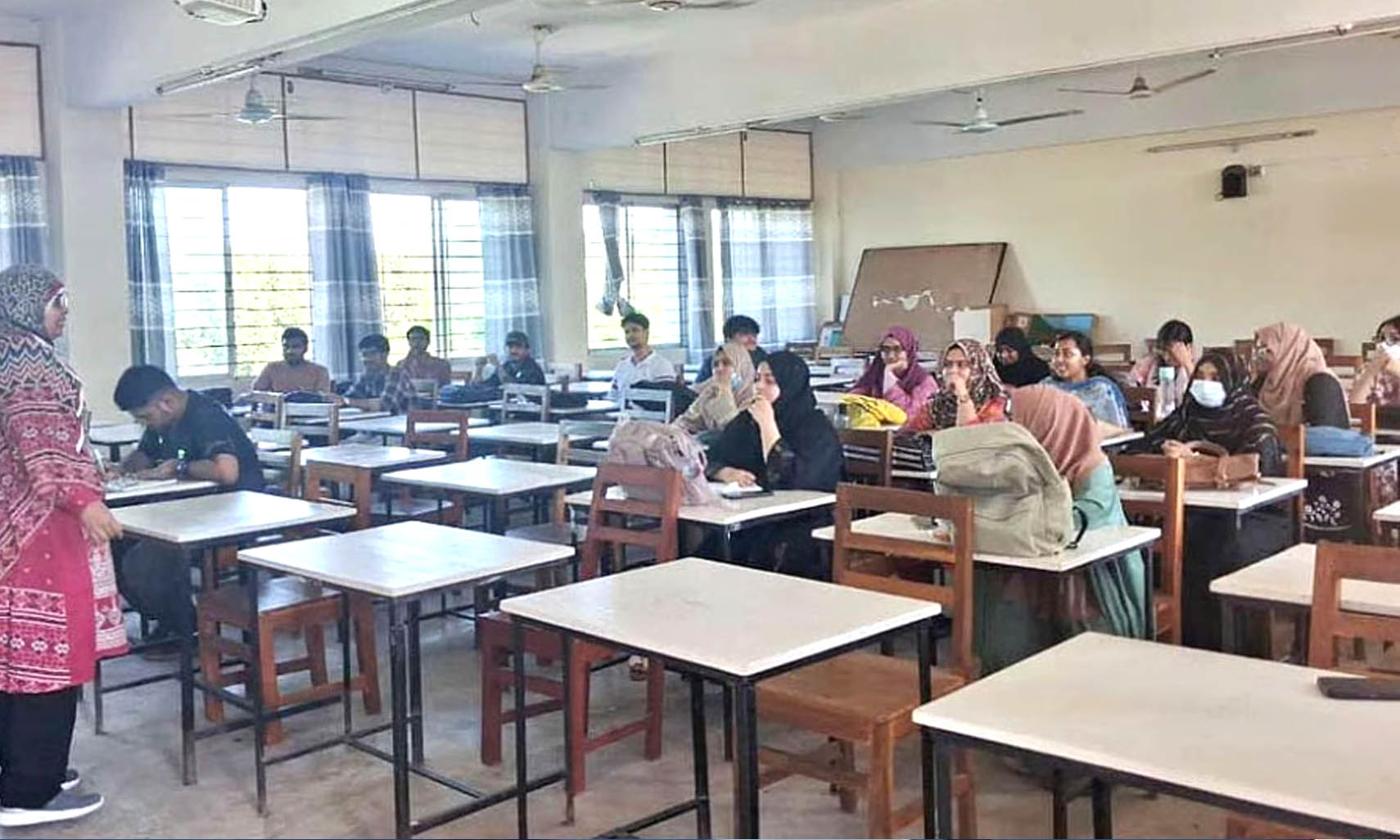 ৩৬ দিন পর চুয়েটে ক্লাস শুরু