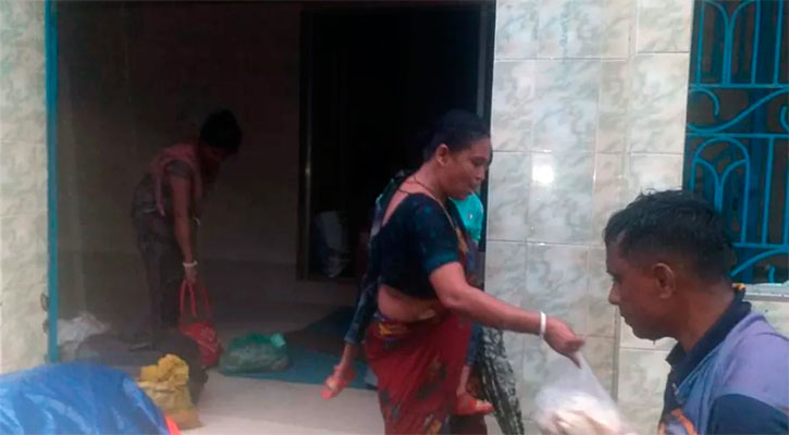 মসজিদে আশ্রয় নিলেন বন্যাদুর্গত হিন্দুরা