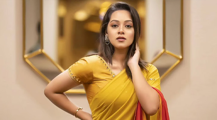 হোটেলের পরিচ্ছন্নতাকর্মীর চিরকুট, ভালোবাসার চিঠি বললেন দীঘি