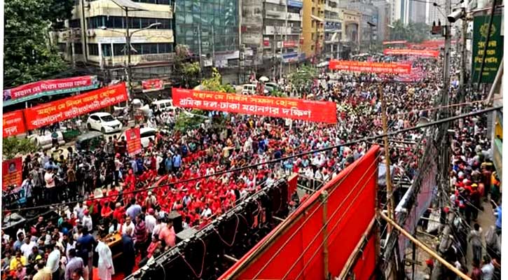 নয়াপল্টনে শ্রমিক সমাবেশে জনতার ঢল