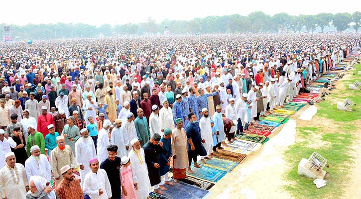 গোর-এ-শহীদ ময়দানে ৬ লাখ মুসল্লির নামাজ আদায়