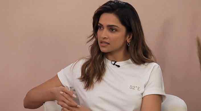 দুই ছবি থেকে বাদ, তবু যে সিদ্ধান্তে অটল দীপিকা!