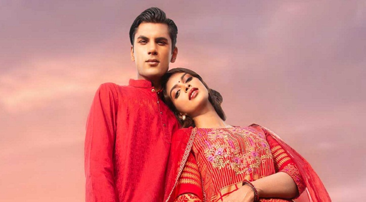 পোশাকে সেজেছে ভালোবাসার রঙ
