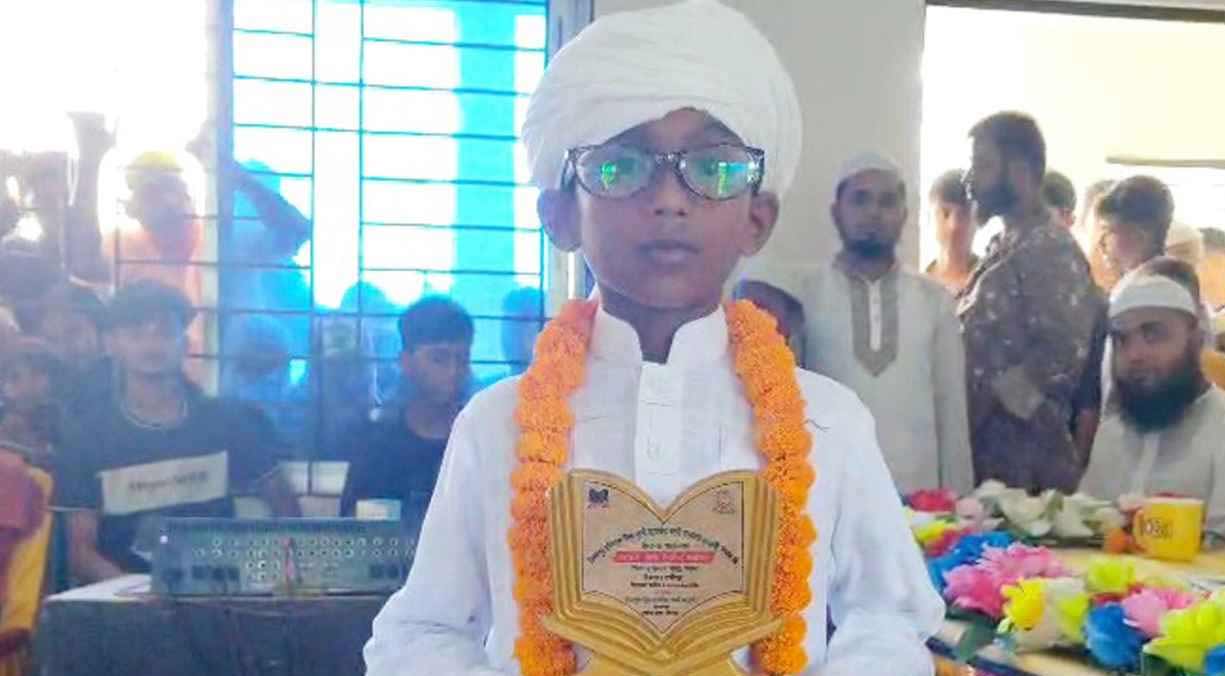 মাত্র ৯ মাসেই হাফেজ ১১ বছর বয়সী ইয়াছিন
