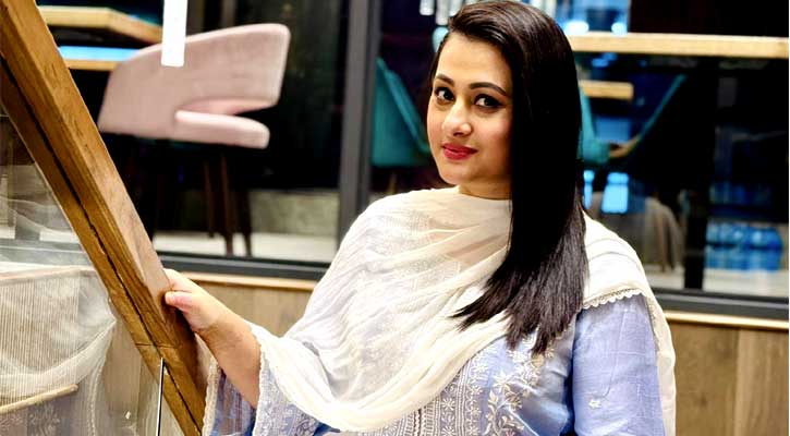 পূর্ণিমা যেন এখনো ঠিক আগের মতো
