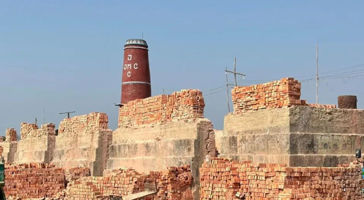  অবৈধ ৫ ইটভাটাকে ২০ লাখ টাকা জরিমানা